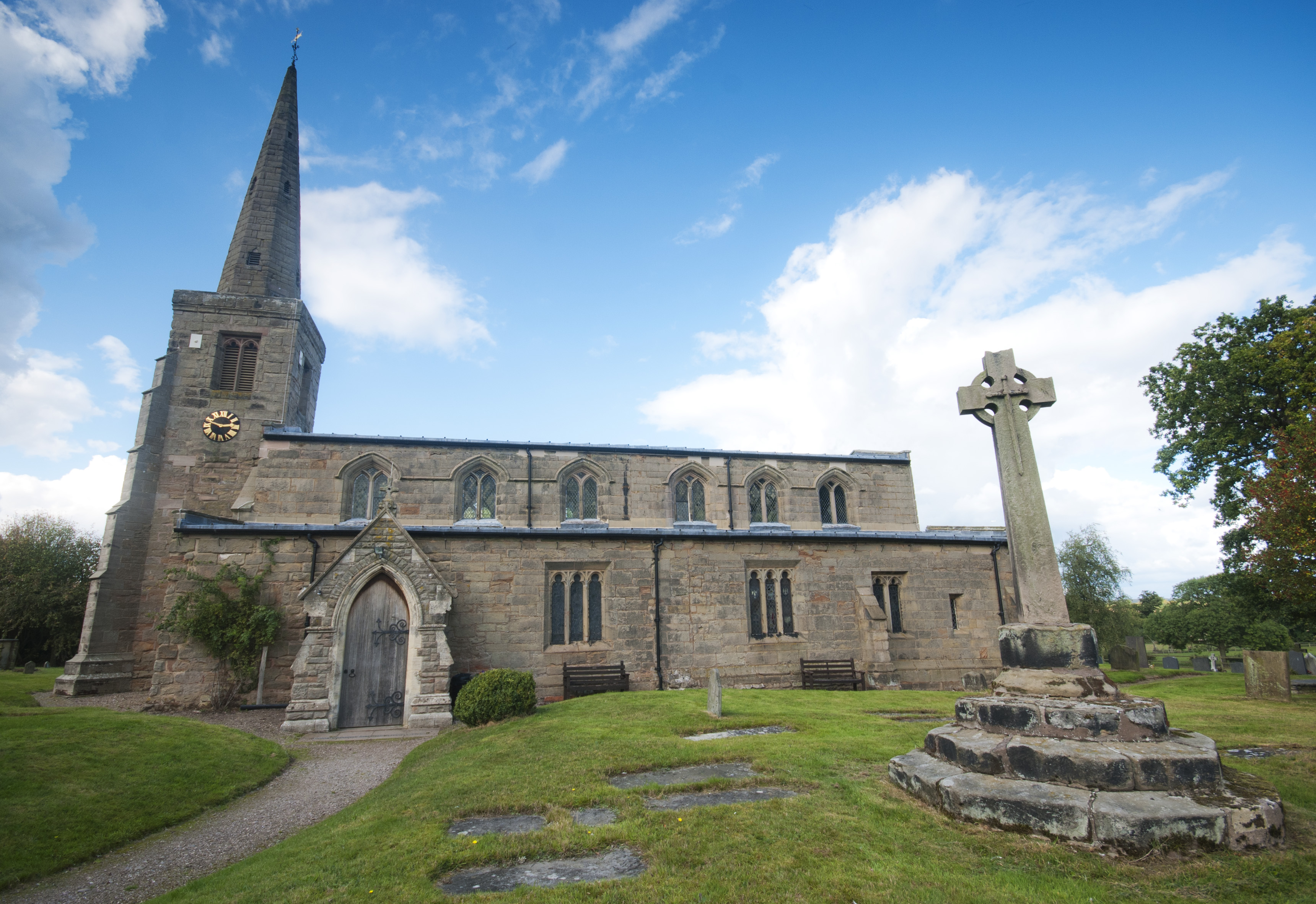 800px-St_Michael's_Church,_Hamstall_Ridware